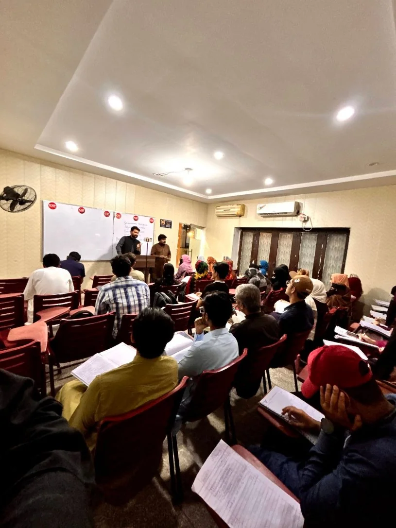 ICEP Classroom CSS aspirants in a packed classroom session at ICEP Lahore