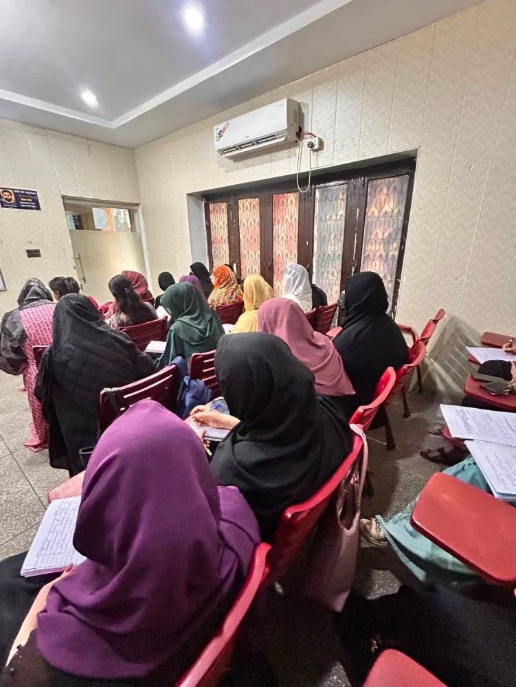 ICEP Classroom Female CSS aspirants attending an evening class at ICEP